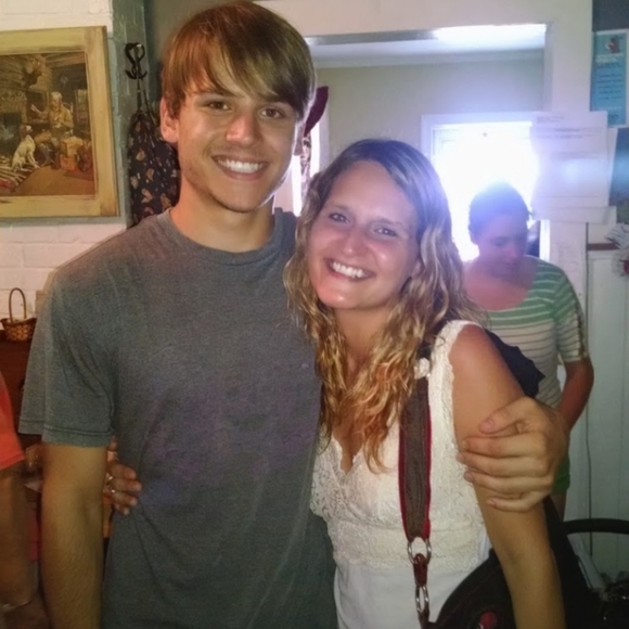 Meet your Posher, Crystal - Picture 7 of 13